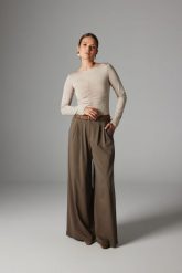 SPODNIE PEDRO KHAKI S - Flawless. Brązowe spodnie materiałowe damskie Flawless, bez wzorów, z materiału, eleganckie, z podwyższonym stanem. Za 597.00 zł.