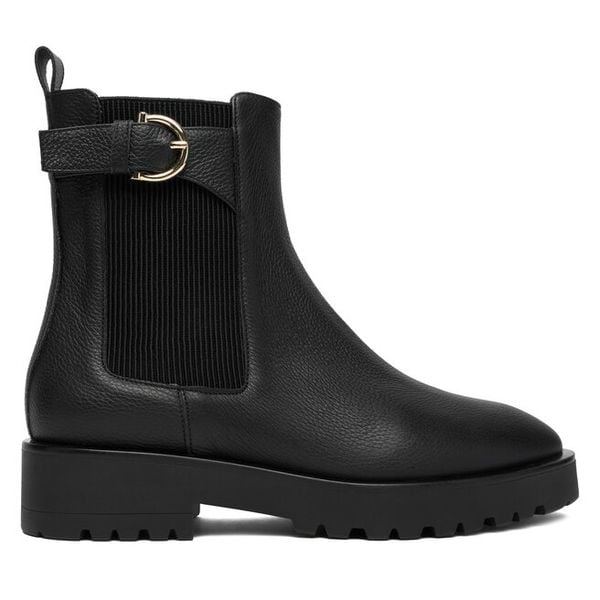 Botki Aigner. Czarne botki damskie Aigner, bez obcasa, na płaskiej podeszwie, bez zapięcia. Za 2,039.00 zł.