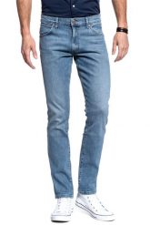 WRANGLER SPODNIE MĘSKIE LARSTON BLUE CHARM W18S2324Z 112127420. Niebieskie spodnie materiałowe męskie Wrangler, bez wzorów, z jeansu. W wyprzedaży za 129.99 zł.