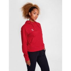 Bluza damska z kapturem Hummel Go 2.0. Czerwone bluzy sportowe damskie HUMMEL. Za 233.50 zł.