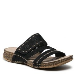 Klapki Rieker. Czarne klapki damskie Rieker, bez wzorów, bez obcasa. Za 249.99 zł.