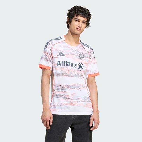 Koszulka FC Bayern 25/26 (Women's Team) Away. Białe t-shirty sportowe męskie Adidas, s, bez ramiączek, do piłki nożnej. Za 439.00 zł.