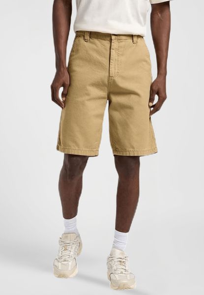 MĘSKIE SPODENKI LEE CARPENTER SHORT OSCAR KHAKI 112364158. Brązowe szorty męskie Lee, z materiału, bez kołnierzyka. Za 189.99 zł.
