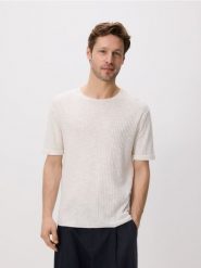 Sweter z krótkim rękawem - złamana biel. Swetry męskie Reserved, l, bez wzorów, z bawełny, bez kołnierzyka. W wyprzedaży za 45.99 zł.