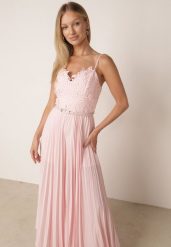 Różowy Koktajlowy Kombinezon Taliowany z Koronkową Górą i z Paskiem Thesanie. Czerwone kombinezony damskie Born2be, na lato, l, bez wzorów, z koronki, eleganckie, bez kołnierzyka, bez ramiączek, długie. Za 259.99 zł.
