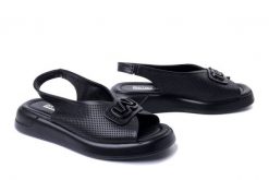 ARTIKER RELAKS 54C0766 czarny, sandały damskie. Czarne sandały damskie Artiker Relaks, bez wzorów, ze skóry, bez obcasa, na koturnie. Za 212.94 zł.