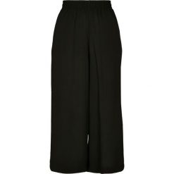 Spodnie damskie Urban Classics wide viscose culotte. Czarne spodnie materiałowe damskie Urban Classics, bez wzorów, z materiału, eleganckie. Za 148.45 zł.