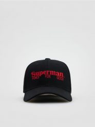 Czapka z daszkiem SUPERMAN™ - czarny. Czarne czapki męskie Reserved, bez wzorów. Za 49.99 zł.