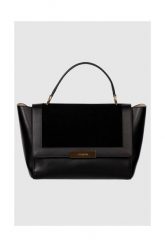 ESCADA Torebka skórzana czarna. Czarne shopper bag damskie Escada, bez wzorów, ze skóry, zamszowe, bez dodatków. W wyprzedaży za 2,599.99 zł.