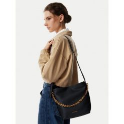 Torebka MICHAEL Michael Kors. Czarne torebki klasyczne damskie MICHAEL Michael Kors, bez wzorów, bez dodatków. Za 1,329.00 zł.
