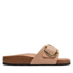Klapki Birkenstock. Brązowe klapki damskie Birkenstock, bez wzorów, bez obcasa. Za 579.99 zł.