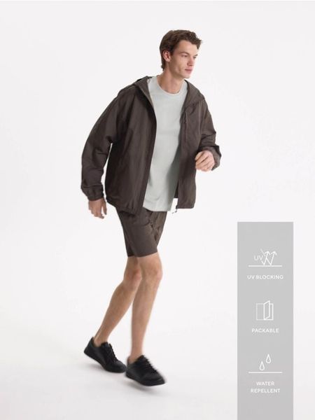 Kurtka wiatrówka - brązowy. Brązowe kurtki męskie Reserved, l, bez wzorów, z tkaniny, bez kaptura. Za 239.99 zł.