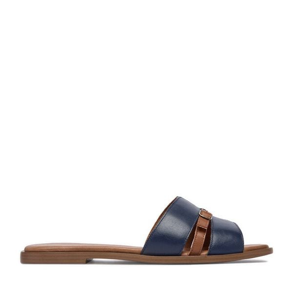 Klapki Lasocki. Niebieskie klapki damskie Lasocki, bez wzorów, bez obcasa. Za 149.99 zł.