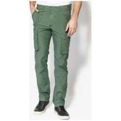 Timberland Spodnie Squam Lake Lw Garment Dye , zielony, rozmiar 32/34. Zielone spodnie materiałowe męskie Timberland, bez wzorów, z bawełny, klasyczne. W wyprzedaży za 239.99 zł.