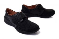 COMFORTABEL 940243-01 schwarz, półbuty damskie. Czarne półbuty damskie Comfortabel, bez wzorów, bez obcasa. Za 187.45 zł.