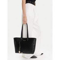 Torebka Nine West. Czarne torebki klasyczne damskie Nine West, bez wzorów, bez dodatków. Za 205.99 zł.