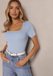 Niebieska Bluzka z Modalem Wiskozą i Kwadratowym Dekoltem Sanelora. Niebieskie bluzki damskie Renee, m, bez wzorów, z jeansu, eleganckie, bez kołnierzyka, bez ramiączek. Za 74.99 zł.