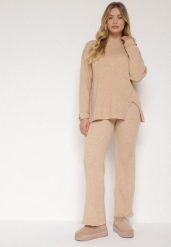 Beżowy Komplet z Bawełną i Wełną Sweter z Guzikami i Proste Spodnie Reisadia. Brązowe swetry klasyczne damskie Born2be, z bawełny, bez kołnierzyka. Za 139.99 zł.