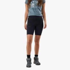 Szorty turystyczne damskie Swedemount Trondheim Trekking Shorts wodoodporne. Czarne szorty damskie SWEDEMOUNT, bez wzorów, z tkaniny, sportowe. Za 249.99 zł.