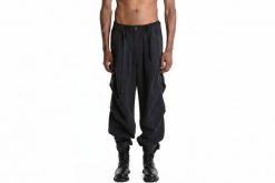 La Haine Inside Us Spodnie | 3R M1252 | Mężczyzna | Czarny. Czarne spodnie materiałowe męskie La Haine Inside Us, bez wzorów, z bawełny, eleganckie. W wyprzedaży za 849.00 zł.