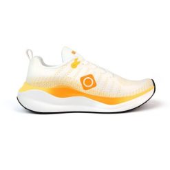 Wielofunkcyjne, oddychające buty NOVANA z podeszwą o wysokiej przyczepności. Brązowe buty trekkingowe męskie IZAS. Za 269.52 zł.