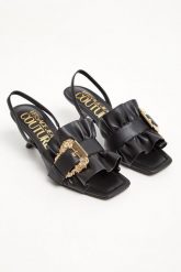 Szpilki VERSACE JEANS COUTURE. Szpilki Versace Jeans Couture, bez wzorów, z jeansu, bez obcasa. W wyprzedaży za 839.25 zł.