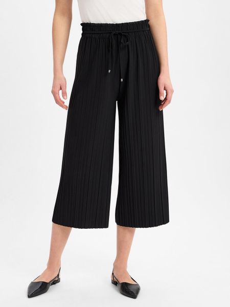 S.Oliver BLACK LABEL spodnie materiałowe Kobiety czarny, 46. Czarne spodnie materiałowe damskie s.Oliver Black Label, bez wzorów, z materiału, eleganckie. Za 279.95 zł.