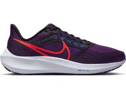 Buty do biegania damskie Nike Air Zoom Pegasus 39. Czerwone obuwie do biegania damskie SPORTS TUTOR. Za 497.00 zł.