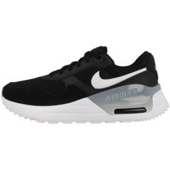 Tenisówki Nike Model Systm Kolor Czarny. Czarne trampki i tenisówki damskie Nike, bez wzorów, z materiału. Za 604.00 zł.