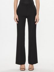 Maryley Spodnie materiałowe 24EB587/43NE Czarny Relaxed Fit. Czarne spodnie materiałowe damskie Maryley, bez wzorów, z materiału. Za 139.99 zł.