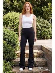 SOULSHAE Spodnie w kolorze czarnym rozmiar: XXL/3XL. Czarne spodnie materiałowe damskie SOULSHAE, bez wzorów, z materiału, z podwyższonym stanem. Za 89.95 zł.