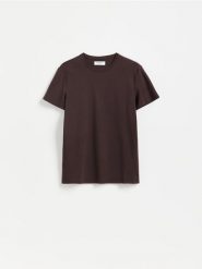 T-shirt slim z bawełny pima - ciemnobrązowy. Brązowe t-shirty męskie Reserved, l, bez wzorów, z bawełny, bez kołnierzyka. Za 79.99 zł.