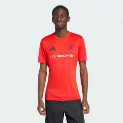 Koszulka Mistrzostwa Świata FIFA 26 Turcja. Czerwone t-shirty sportowe męskie Adidas, s, z dzianiny, bez ramiączek, do piłki nożnej. Za 149.00 zł.