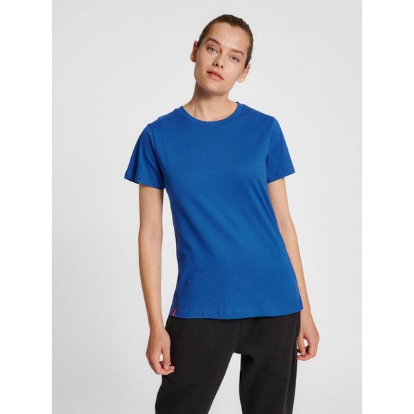 Koszulka damska Hummel Red Basic. Niebieskie bluzki sportowe damskie HUMMEL, s, z bawełny, bez kołnierzyka, bez ramiączek. Za 120.50 zł.