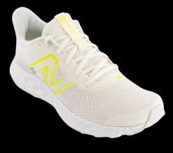 Buty biegowe damskie New Balance 411 Running (W4117KX). Białe obuwie do biegania damskie New Balance. Za 239.00 zł.