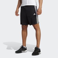 Train Essentials Piqué 3-Stripes Training Shorts. Białe szorty sportowe męskie Adidas, uniwersalny, z materiału, na fitness i siłownię. W wyprzedaży za 119.30 zł.