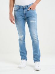 Jeansy męskie dopasowane z przetarciami jasnoniebieskie Terry Slim 239. Niebieskie jeansy męskie Big Star. W wyprzedaży za 249.99 zł.
