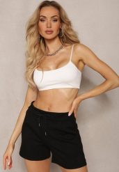 Czarne Szorty High Waist przed Kolano Saxonia. Czarne szorty damskie Renee, bez wzorów, z podwyższonym stanem. Za 44.99 zł.