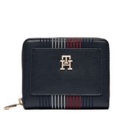 Portfel Tommy Hilfiger. Niebieskie portfele damskie Tommy Hilfiger, bez wzorów. Za 329.99 zł.