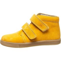 Skórzane sneakersy w kolorze jasnobrązowym. Brązowe trampki i tenisówki chłopięce Richter, bez wzorów, ze skóry, z okrągłym noskiem, bez zapięcia. W wyprzedaży za 122.95 zł.