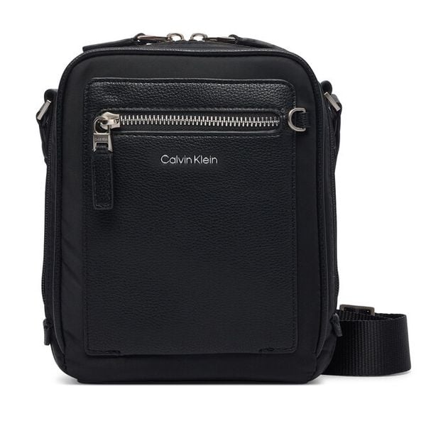 Saszetka Calvin Klein. Czarne saszetki męskie CALVIN KLEIN. Za 329.99 zł.