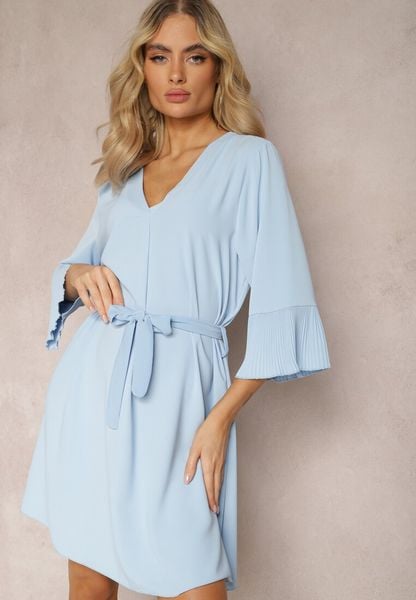 Niebieska Sukienka Mini z Trójkątnym Dekoltem z Paskiem i Rękawami z Plisowaniem Vespe. Niebieskie sukienki damskie Renee, bez wzorów, bez kołnierzyka, bez ramiączek, mini. Za 79.99 zł.
