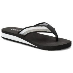 Czarne Japonki Big Star Wygodne Buty Damskie. Czarne klapki damskie Big Star, z aplikacjami, z tworzywa sztucznego, bez obcasa. Za 79.99 zł.