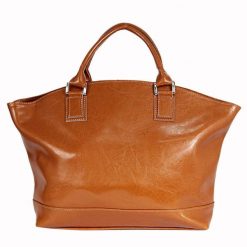 Torebka skórzana damska łódka DAN-A T221 camel. Brązowe torebki klasyczne damskie DAN-A, bez wzorów, ze skóry, bez dodatków. Za 399.99 zł.