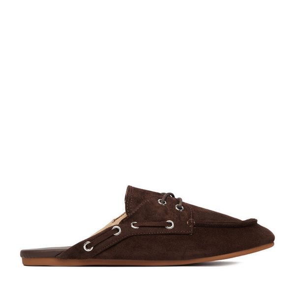 Klapki JENNY. Brązowe klapki damskie Jenny, bez wzorów, bez obcasa. Za 119.99 zł.