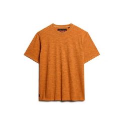 T-shirt z ombrekowym efektem melanżowym Superdry. Brązowe t-shirty męskie Superdry., m, bez wzorów, bez kołnierzyka. Za 146.70 zł.