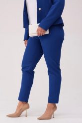 Eleganckie biznesowe spodnie Amelia w szafirowym kolorze PLUS SIZE XXL OVERSIZE WIOSNA. Niebieskie spodnie materiałowe damskie Moda Size Plus Iwanek, bez wzorów, z elastanu, biznesowe, plus size. Za 199.90 zł.