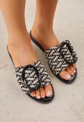 Czarne Klapki Ozdobione Plecionką Wstawką i Klamrą Isirreia. Czarne klapki damskie Born2be, bez wzorów, z jeansu, bez obcasa, na płaskiej podeszwie. Za 69.99 zł.