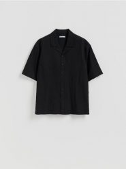 Strukturalna koszula comfort - czarny. Czarne koszule męskie Reserved, l, bez wzorów, z tkaniny, bez kołnierzyka, bez ramiączek. Za 129.99 zł.