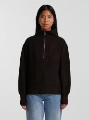 Pieces Sweter w kolorze brązowym rozmiar: M. Brązowe golfy damskie Pieces, m, bez wzorów, bez ramiączek. Za 117.45 zł.